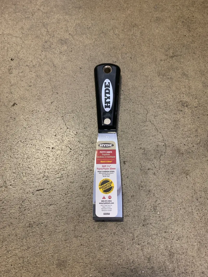 1-1/4-Inch Flexible Putty Knife With Comfort Grip 1