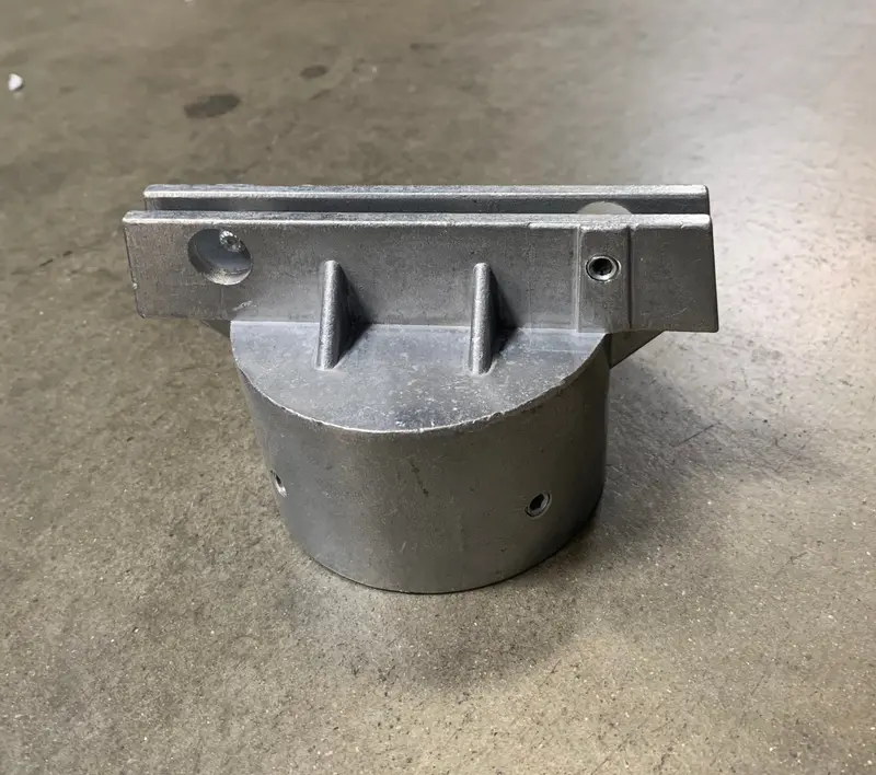 3-Inch Round Extruded Post Cap With Blade-Style Snap-On Mount 1