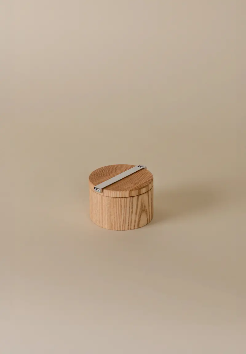 Ceramic Salt Cellar With Wooden Scoop For Pantry Storage 1