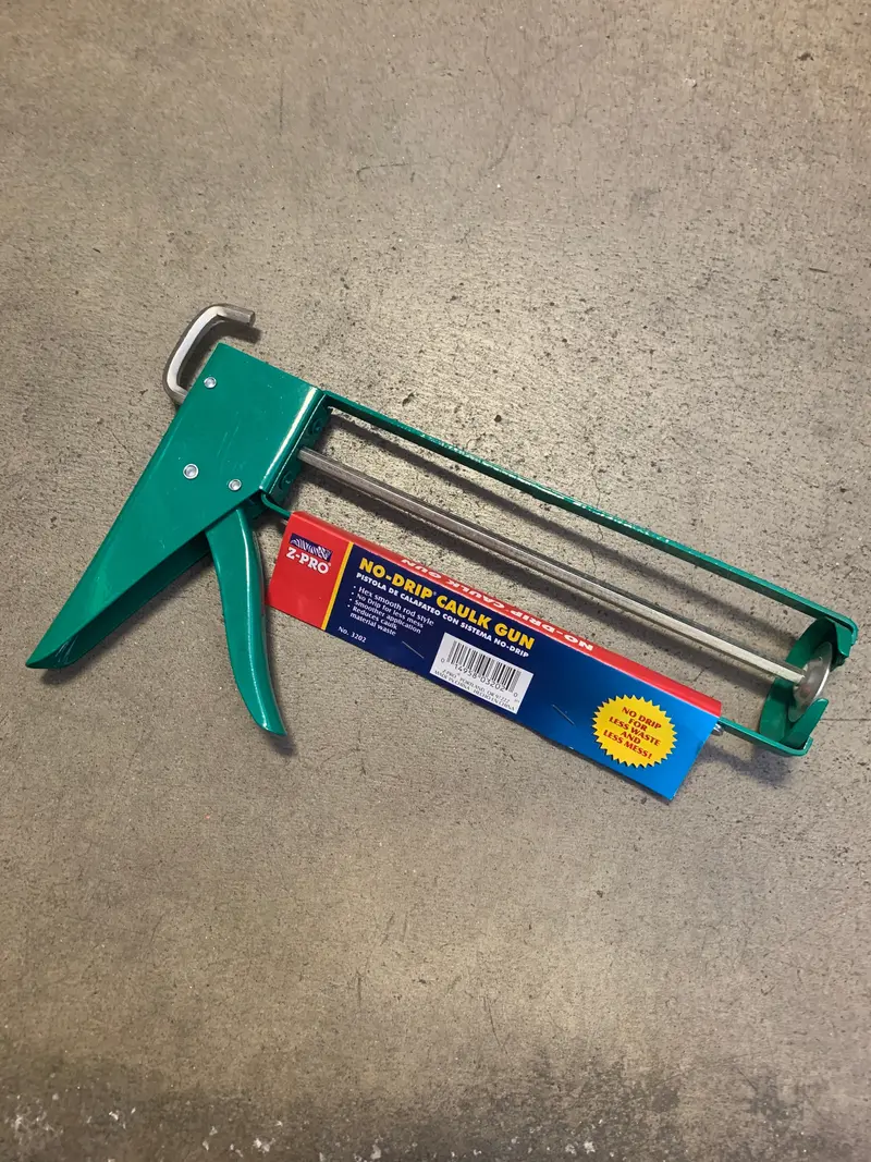 Lightweight Skeleton-Style Caulking Gun 1
