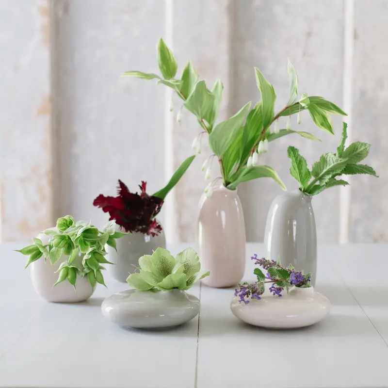 Sacco Porcelain Vase – Contemporary Ceramic Centerpiece 1