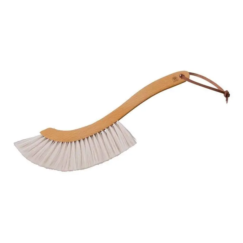 Sickle-Shape Dusting Brush For Tight Corners 1