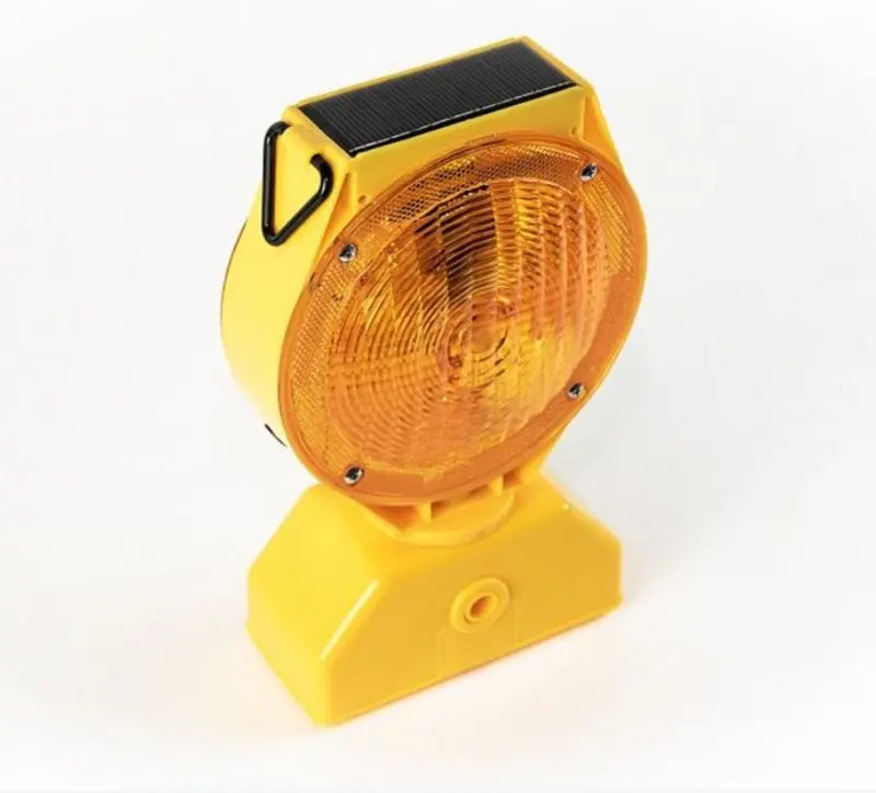 Solar-Powered Barricade Flasher For Outdoor Safety 1