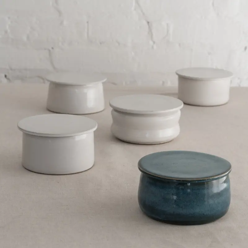 Traditional French-Style Butter Crock With Lid 3
