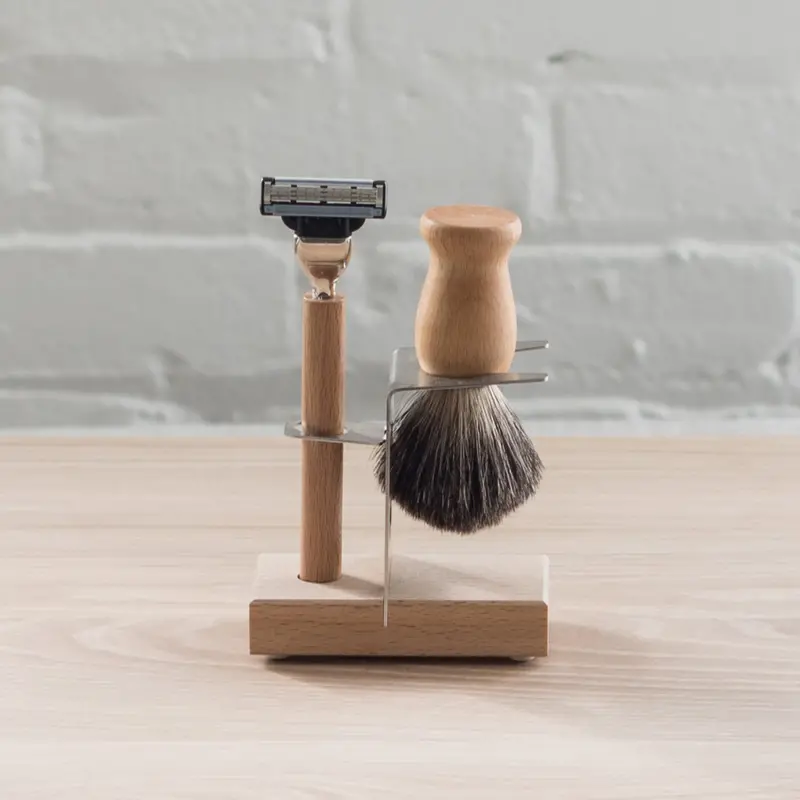 Triple-Set Shaving Kit: Brush, Safety Razor & Stand 1
