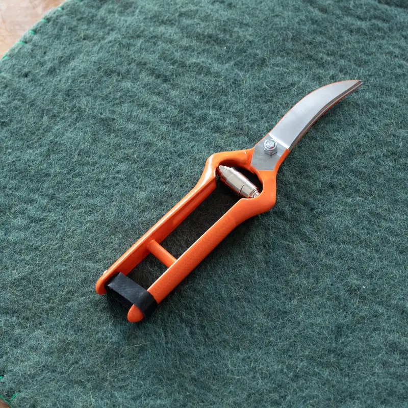 Vineyard Grape Harvesting Shears – Stainless Steel Blades 1